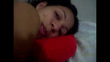 Jade horny asks her friend to put it in her pussy