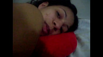 Jade horny asks her friend to put it in her pussy