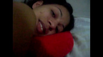 Jade horny asks her friend to put it in her pussy