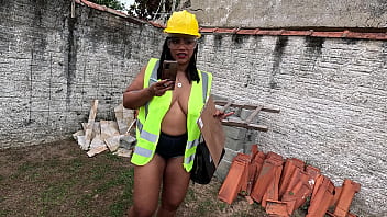 Nicoly gozei pra caralho na obra pra deixar os peões loucos Nicoly gozei pra caralho na obra pra deixar os peões loucos
