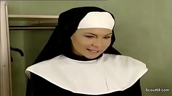 Deutsche nonne in klassiker porno im kloster in den arsch gefickt Deutsche nonne in klassiker porno im kloster in den arsch gefickt