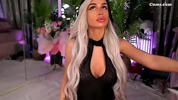 Sophiemeave toying her pussy