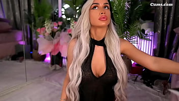 Sophiemeave toying her pussy