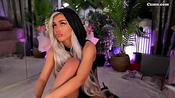 Sophiemeave toying her pussy