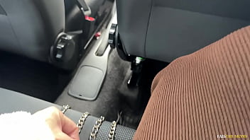 Motorista de aplicativo me reconhece e goza na minha boca pela carona – fabi drumond