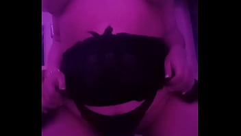 Putita le gusta montar