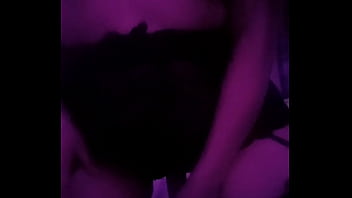 Putita le gusta montar