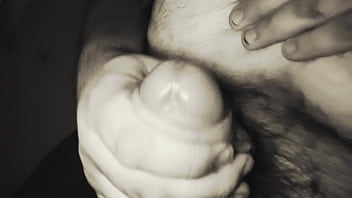 Je Me Branle Et Je Secoue Mes Couilles thumbnail