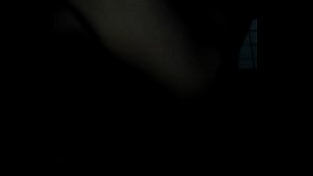 Batendo na putinha do corno