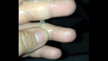 Puta safada depois de tocar uma pensando no novinho