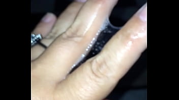 Puta safada depois de tocar uma pensando no novinho