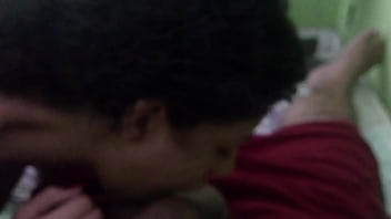 Jade brincando com as bolas do amigo