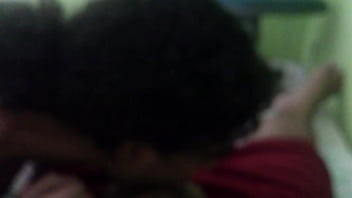 Jade brincando com as bolas do amigo