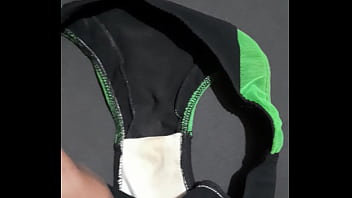 Este calzon huele a deporte a mucho sudor y poca leche