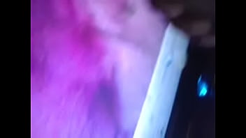 Gozando para uma amiga