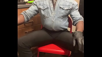 Mature Muscle Smo Fetish Clip thumbnail