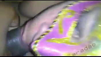 No cuzinho da puta peluda