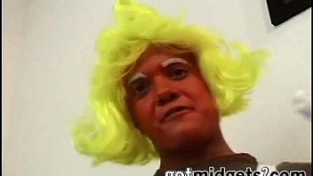 Oompa loompa midgets on crazy housewife