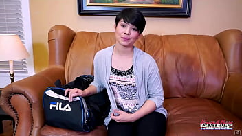 Brunette hottie jae scott gives a bj and gets her wet pussy deeply pounded