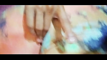 Olá a todos alguém quer bater punheta nos meus seios