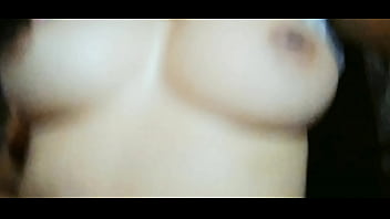 Olá a todos alguém quer bater punheta nos meus seios