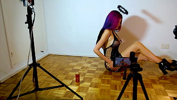 Behind the scenes session halloween ; the photographer fucks me after getting excited when he was taking professional photos of me for halloween p2