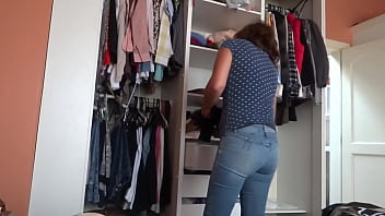 I dress in jeans so my stepson can cum twice in my ass i love his big cock