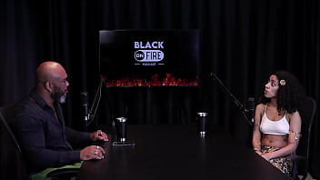 Morena exibe sua buceta peluda e o cu após dizer que não gosta de se depilar era julgada pela amiga gosta de uma gozada na boca atendeu um russo foi banida por causa de um saudita bibi hourani