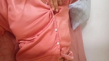 ¡¡es una puta rica mi madrastra se masturba despues de salir de su trabajo