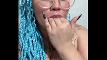 Brasileira dançando funk e exibindo tudo