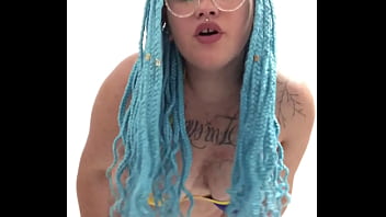 Brasileira dançando funk e exibindo tudo