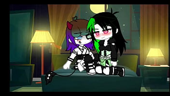 Olívia vê lele se masturbando e começa a chupar a buceta dela até gozar