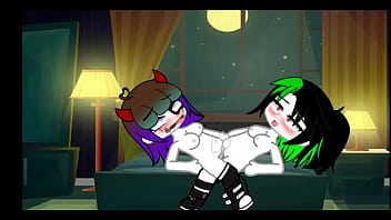 Olívia vê lele se masturbando e começa a chupar a buceta dela até gozar