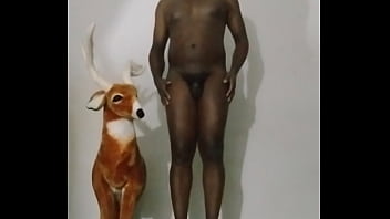 How to make my arms look bigger like the size of my legs for free while exercising