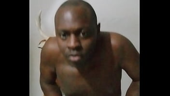 How to make my arms look bigger like the size of my legs for free while exercising