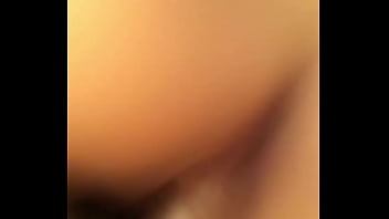 Llenándole el culo con mucha leche