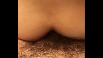 Llenándole el culo con mucha leche