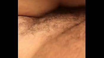 Llenándole el culo con mucha leche