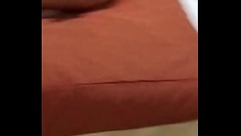 Llenándole el culo con mucha leche Llenándole el culo con mucha leche