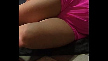 Vai amor goza no meu cú se machuca na academia e acaba fodendo forte e tomando gozada do personal