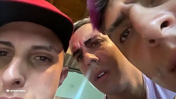 Trio con adolecente modelo y su hermana de 18