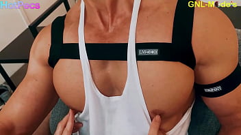 Muscle Amateur Guys Gets Pecs Worship And Nipple Play thumbnail