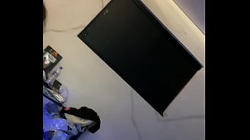 Arrombei tão gostoso o cu dessa gostosa que ela acabou sujando tudo no anal intenso