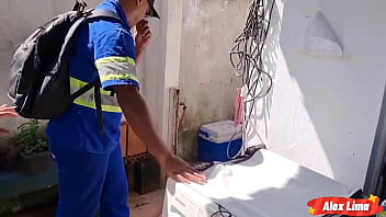 Fui fazer um trabalho na casa de uma cliente safada que me dou o cú Fui fazer um trabalho na casa de uma cliente safada que me dou o cú