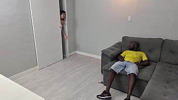 Minha inquilina me pagou o aluguel com o xerecard a puta gozou na minha pica com gosto