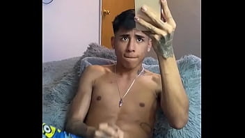 Chico Con Polla Grande Y Mucha Leche thumbnail