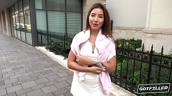 Gotfilled italian siren layla scarlett gets filled