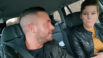 Newcomer lara 30 ohne kondom gefickt