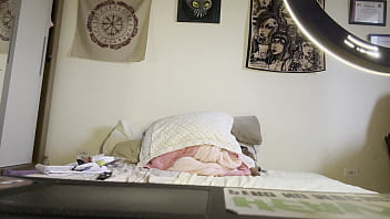 Punkloka em casa trampando no camera prive quer ver completo no angulo certo chama no provacy pesquise o nome