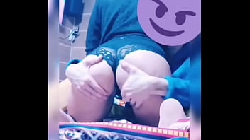 Le gusta que le manoseen el culo